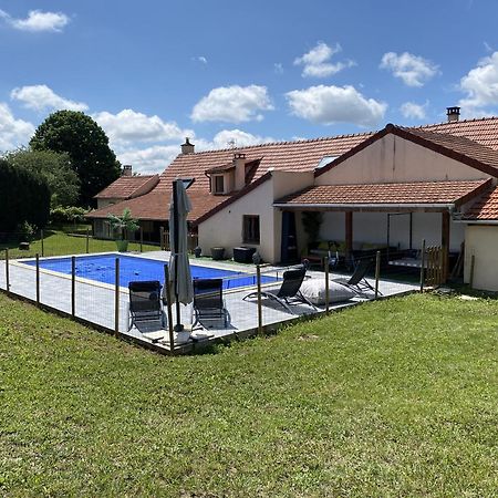 Maison Piscine Et Jacuzzi Saint-Germain-des-Fosses Luaran gambar