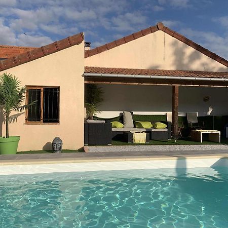 Maison Piscine Et Jacuzzi Saint-Germain-des-Fosses Luaran gambar