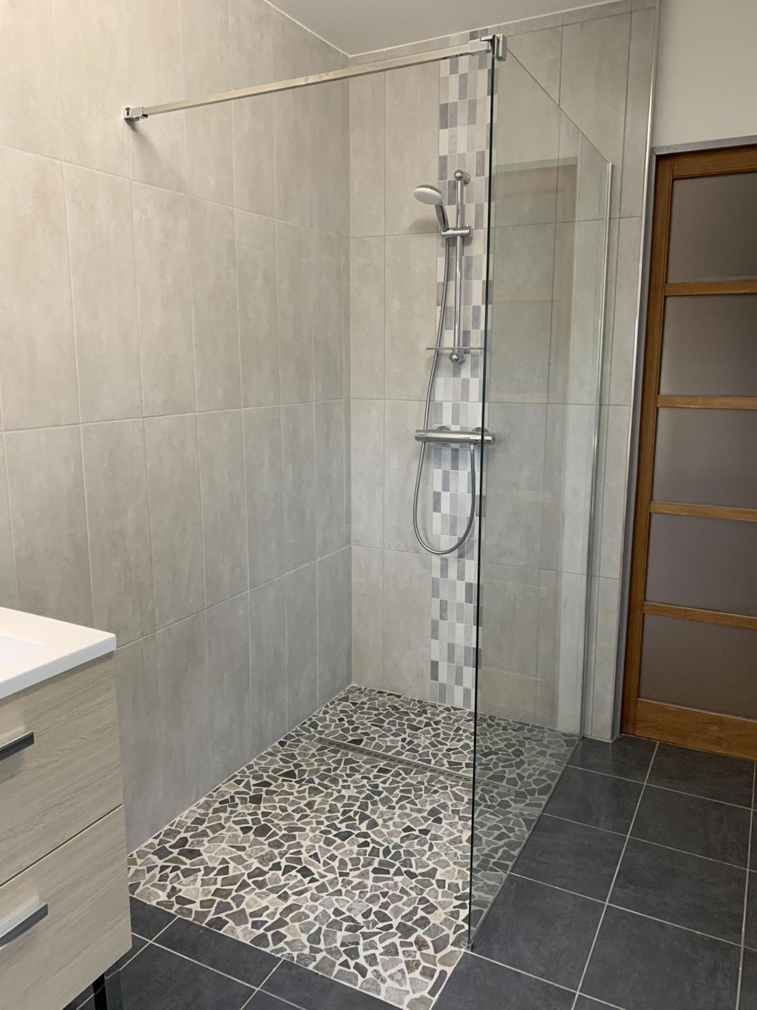 Maison Piscine Et Jacuzzi Saint-Germain-des-Fosses Bilik gambar